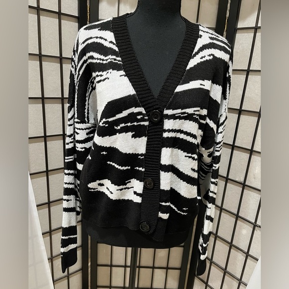 PrettyLittleThing Monochrome ZEBRA Knit Sweater CARDIGAN SIZE XXL - Picture 6 of 9